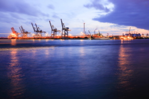 2026-06-09_Hamburger Hafen bei Nacht